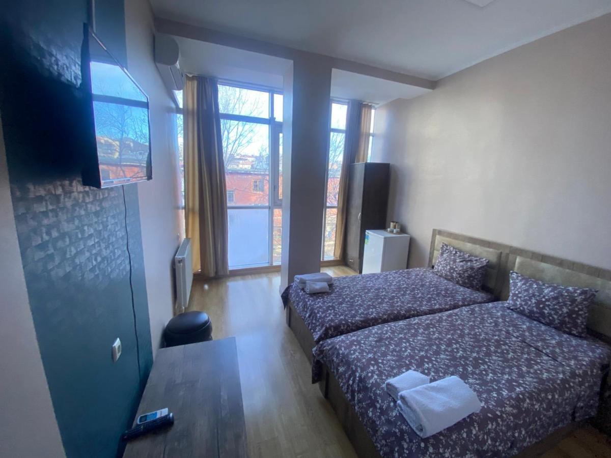 Hotel G & J Tbilisi Exterior photo